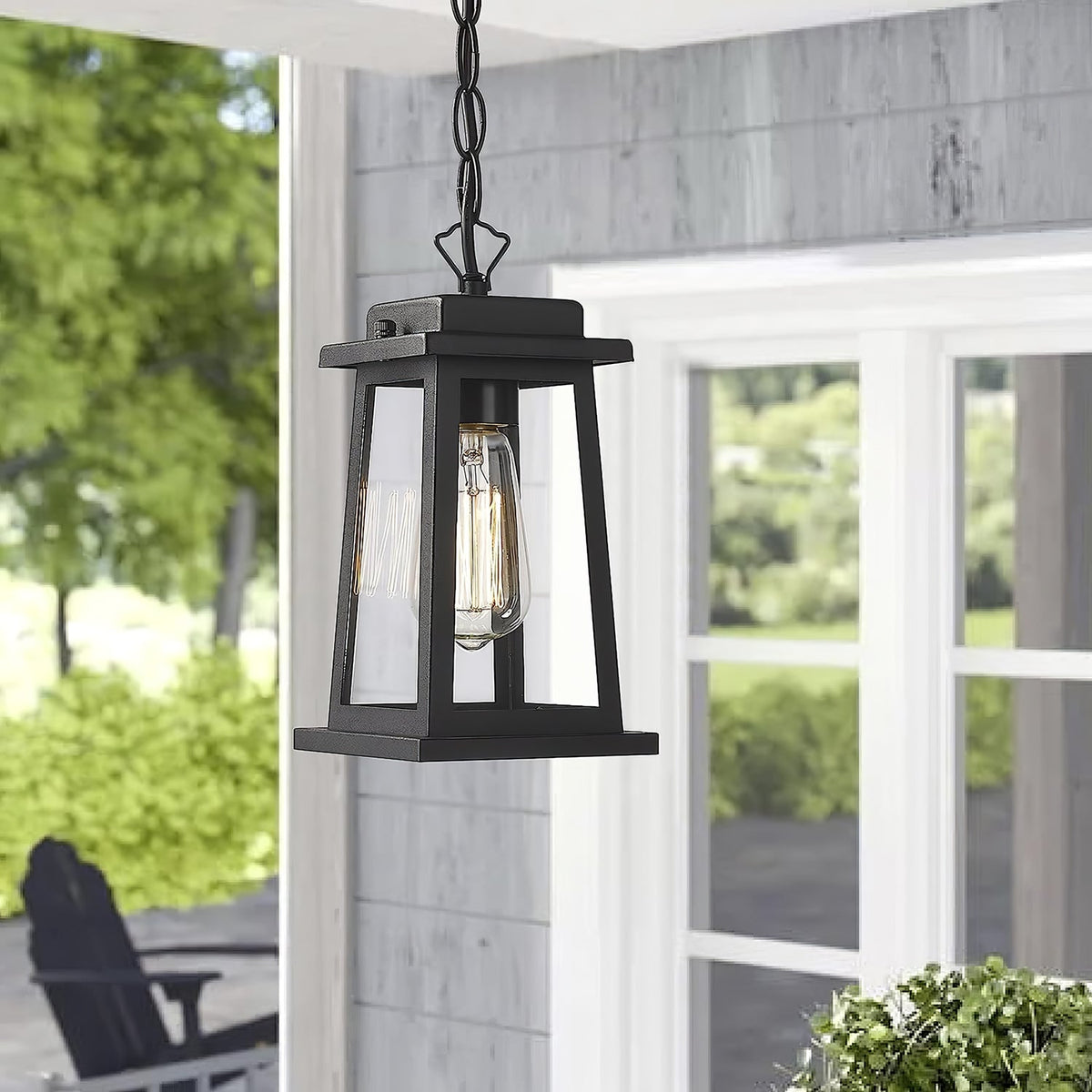 Suspension light hanging on the roof