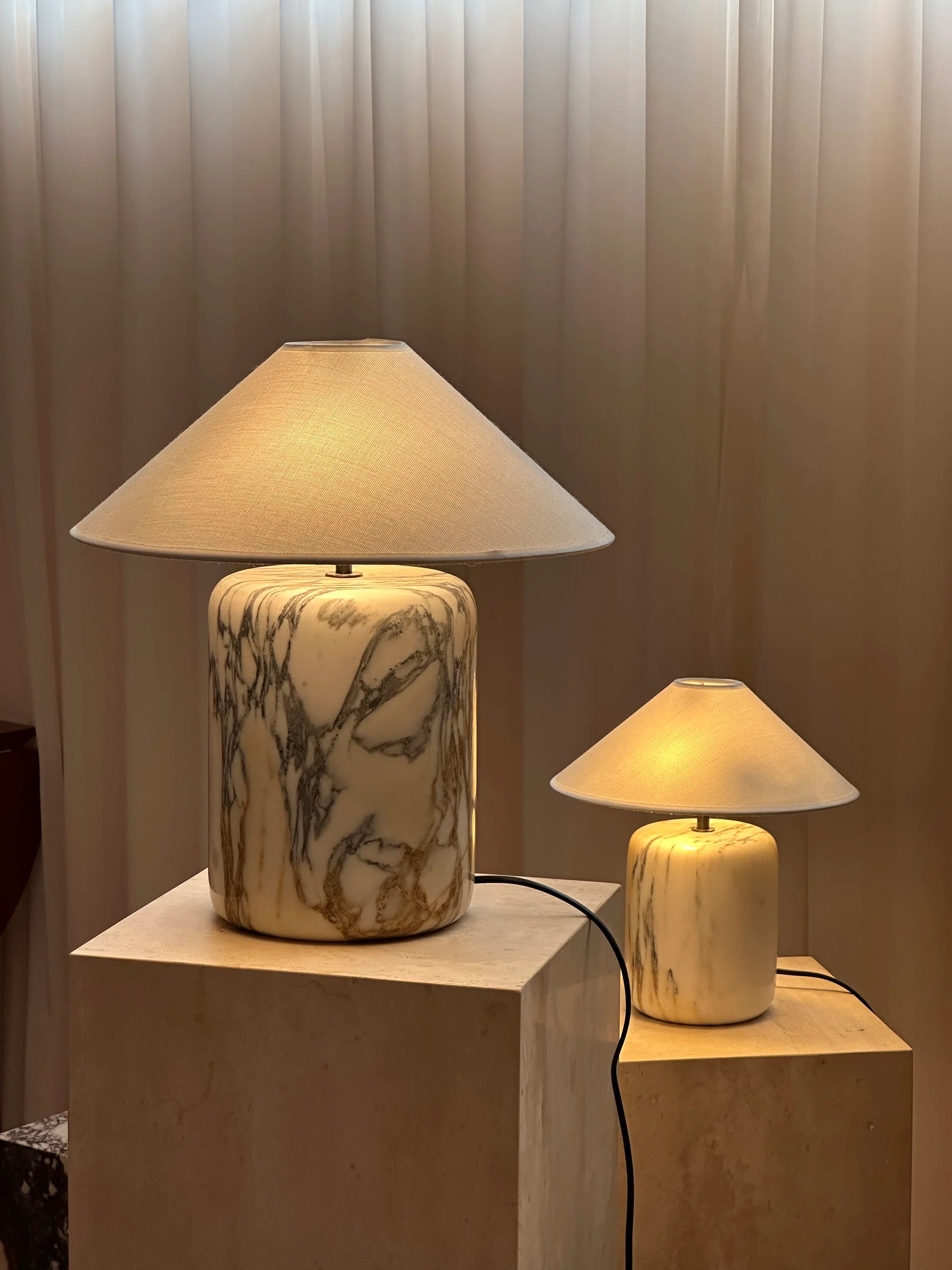 Block Calacatta Oro Table Lamp