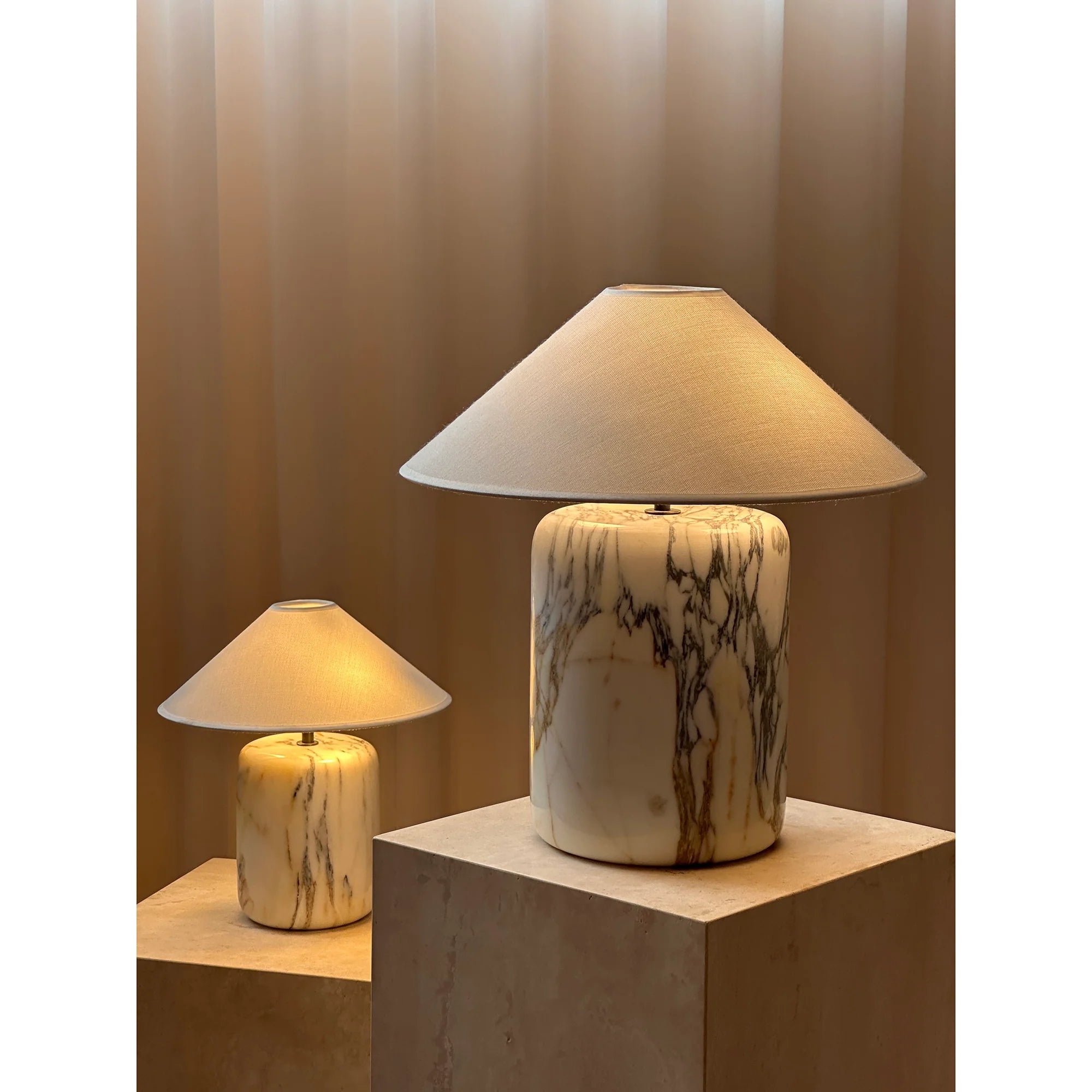 Block Calacatta Oro Table Lamp
