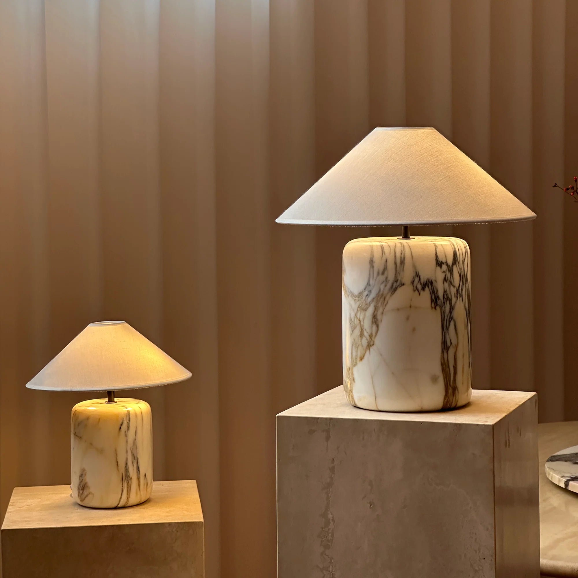 Block Calacatta Oro Table Lamp
