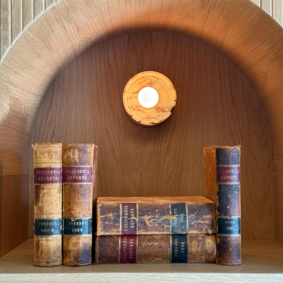 Calacatta Marble Minimalist Sconce