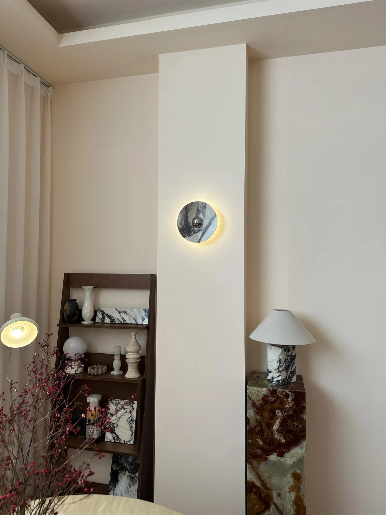 Calacatta Oro Round Sconce