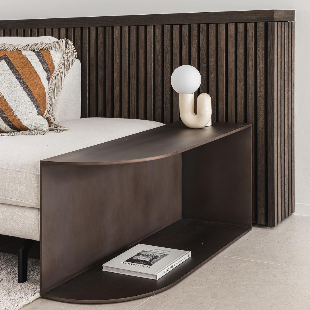 White table lamp on a table without corners