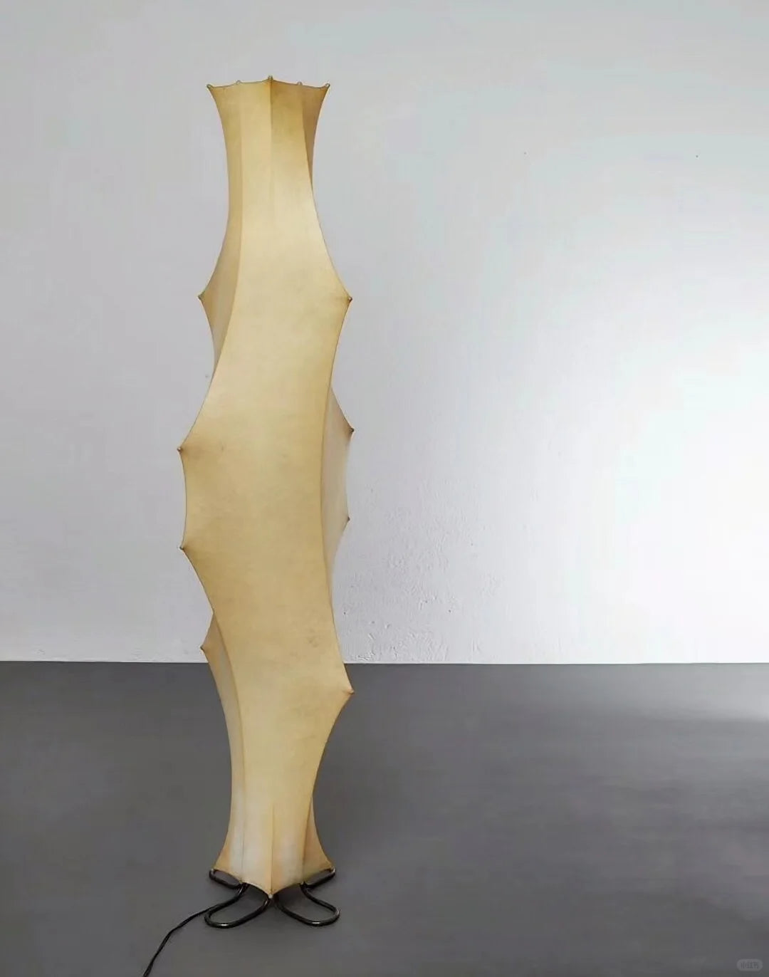 Fantasma Piccolo Floor Lamp