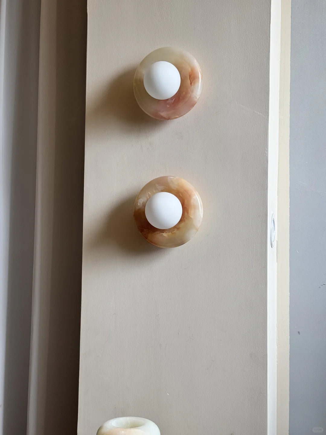 Gravure Onyx Sconce