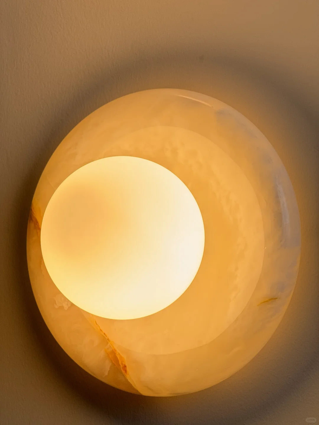 Gravure Onyx Sconce