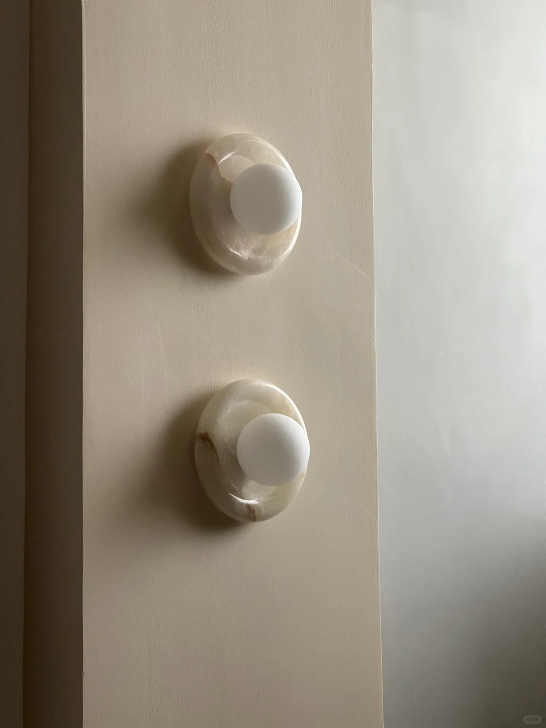 Gravure Onyx Sconce