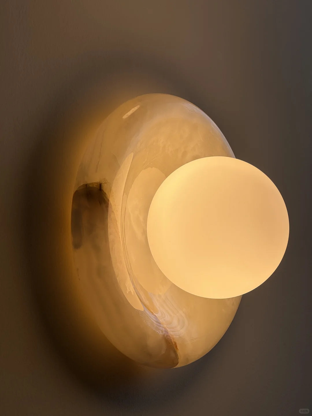 Gravure Onyx Sconce