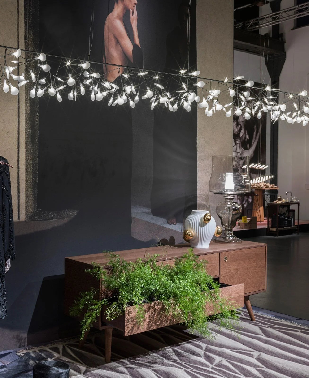 Heracleum III Suspended Light