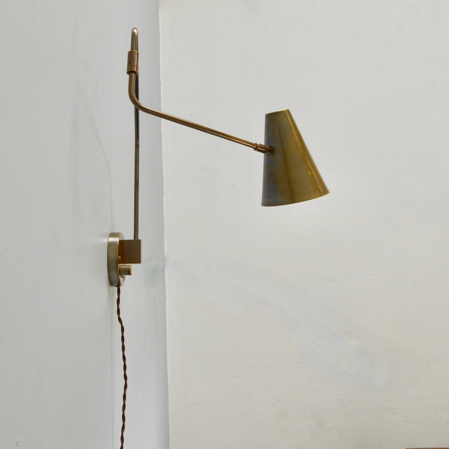 LU Swing Sconce Plug-In