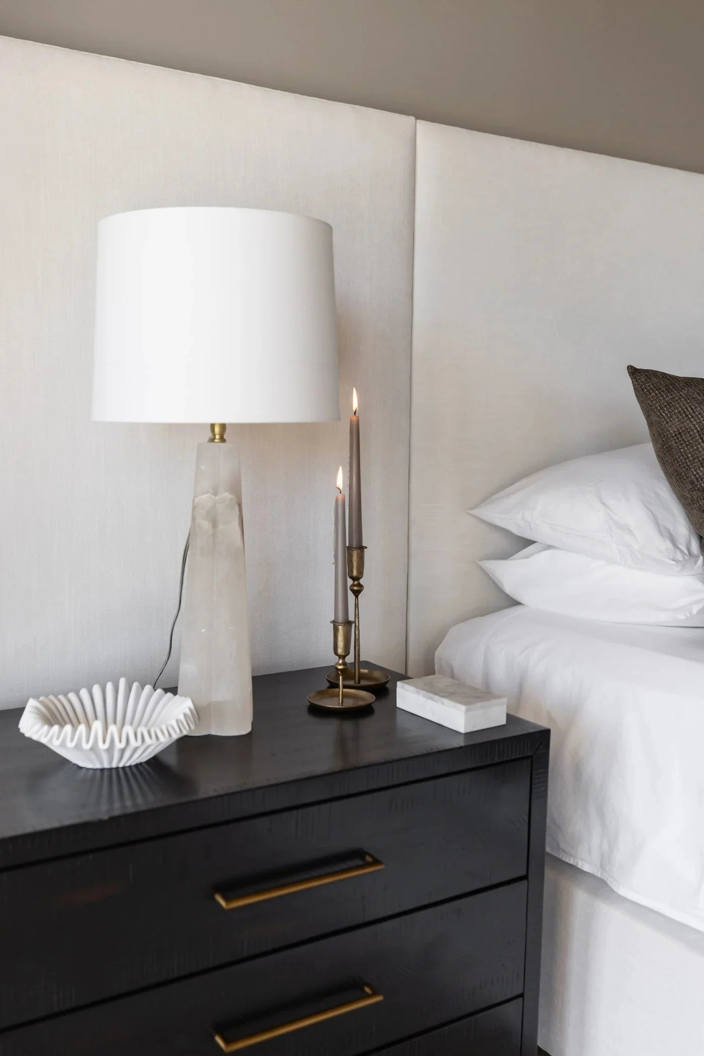 Quatrefoil Alabaster Table Lamp