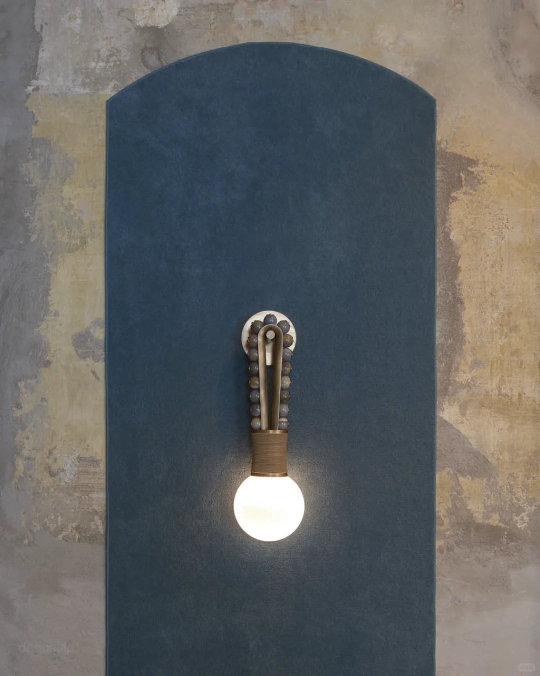 Talisman Loop Sconce