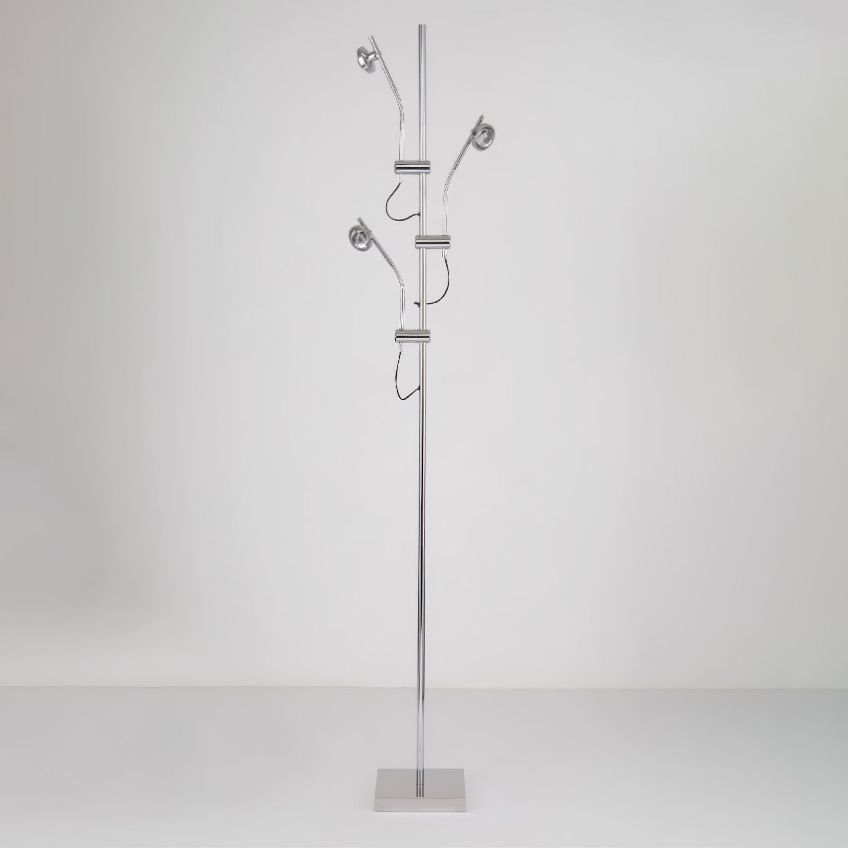 Ealand Floor Lamp