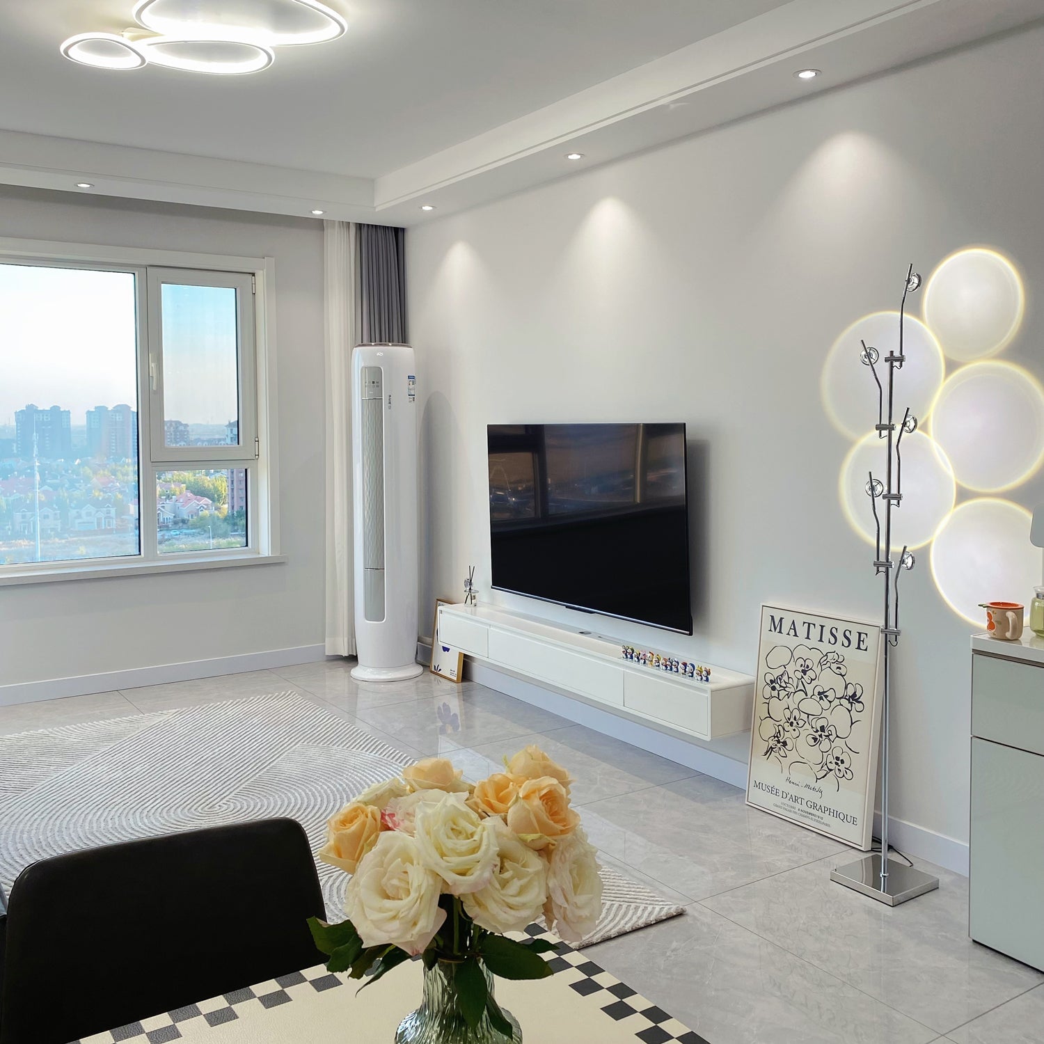 Ealand Floor Lamp