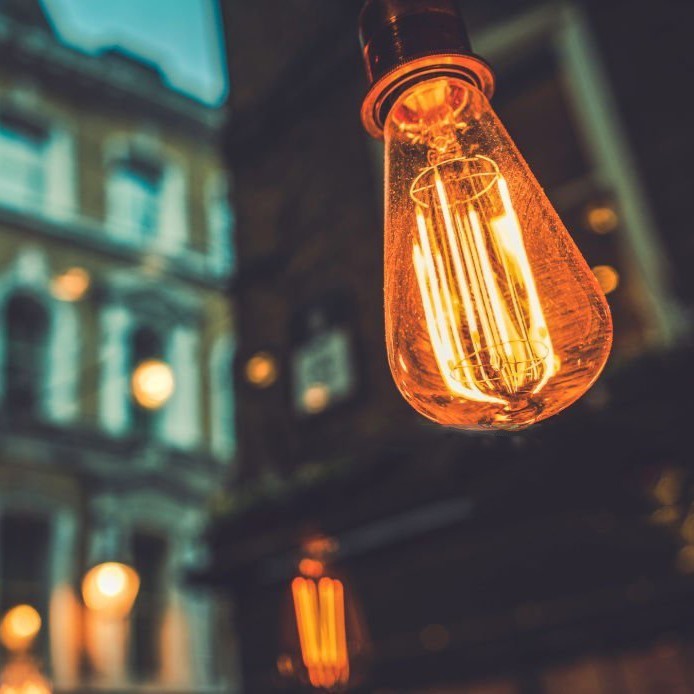 How to Pick the Best Light Source For Your Lamp?