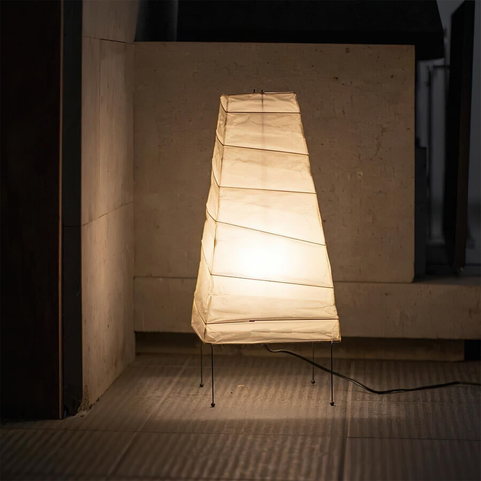 Akari 4N Table Lamp