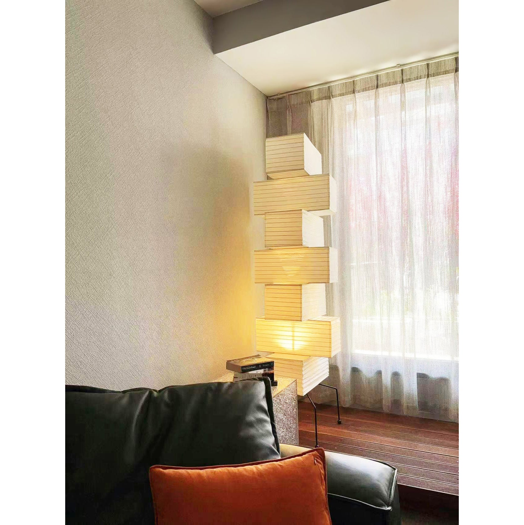 Akari UF4-L10 Floor Lamp