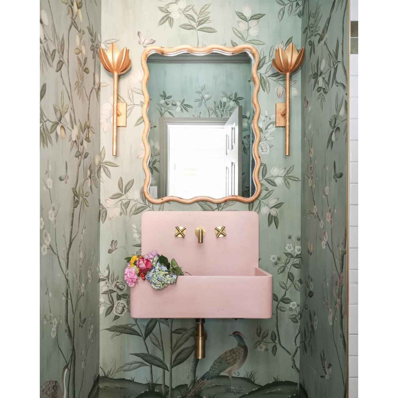 Alberto Wall Sconce