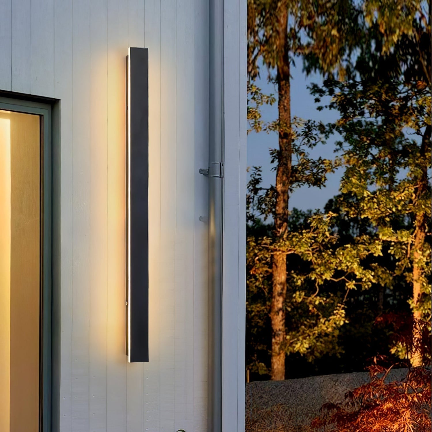 Ira Minimalist Outdoor Wall Scone