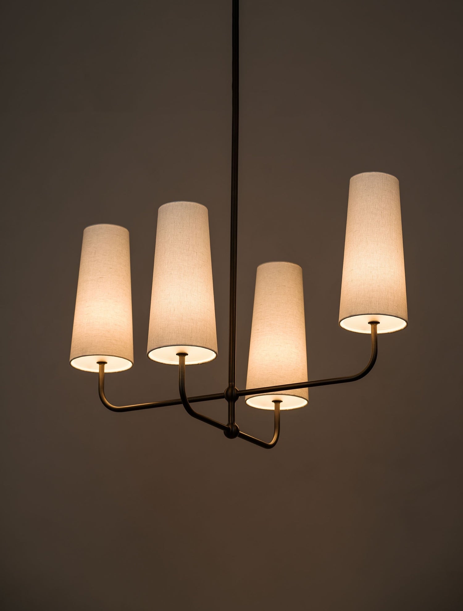 Bola Chandelier