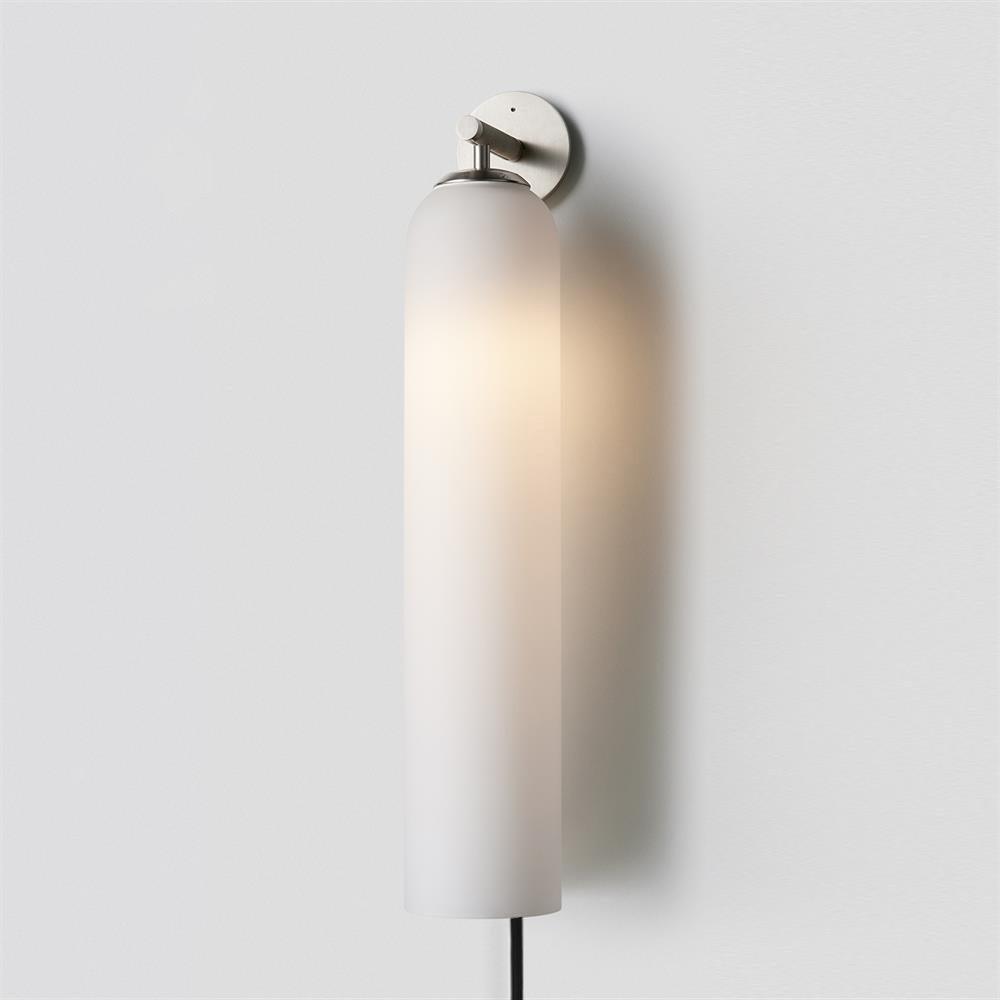 Float Hover Plug-in Wall Sconce