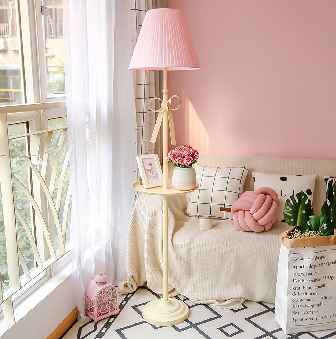 Kinnion Floor Lamp