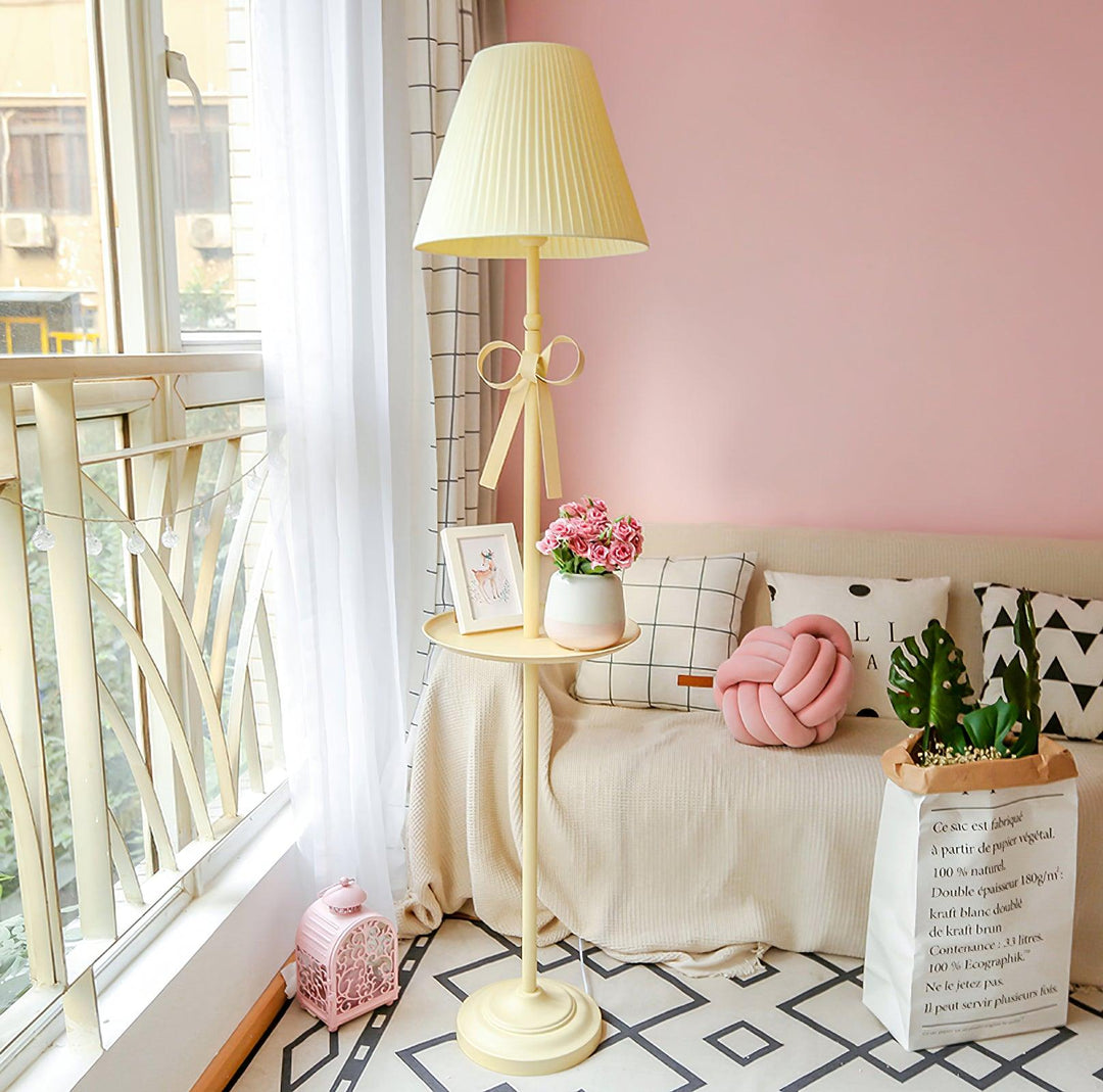 Kinnion Floor Lamp