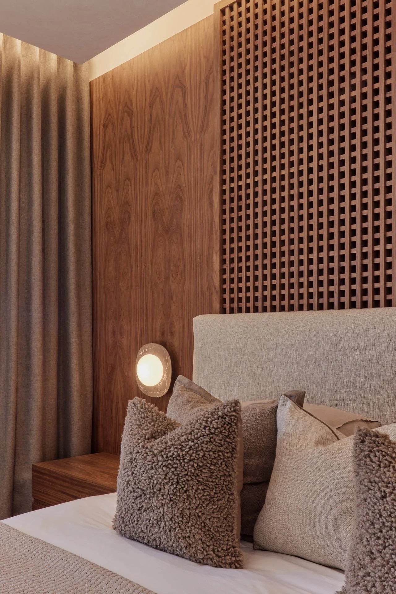 Naga Wall Lamp