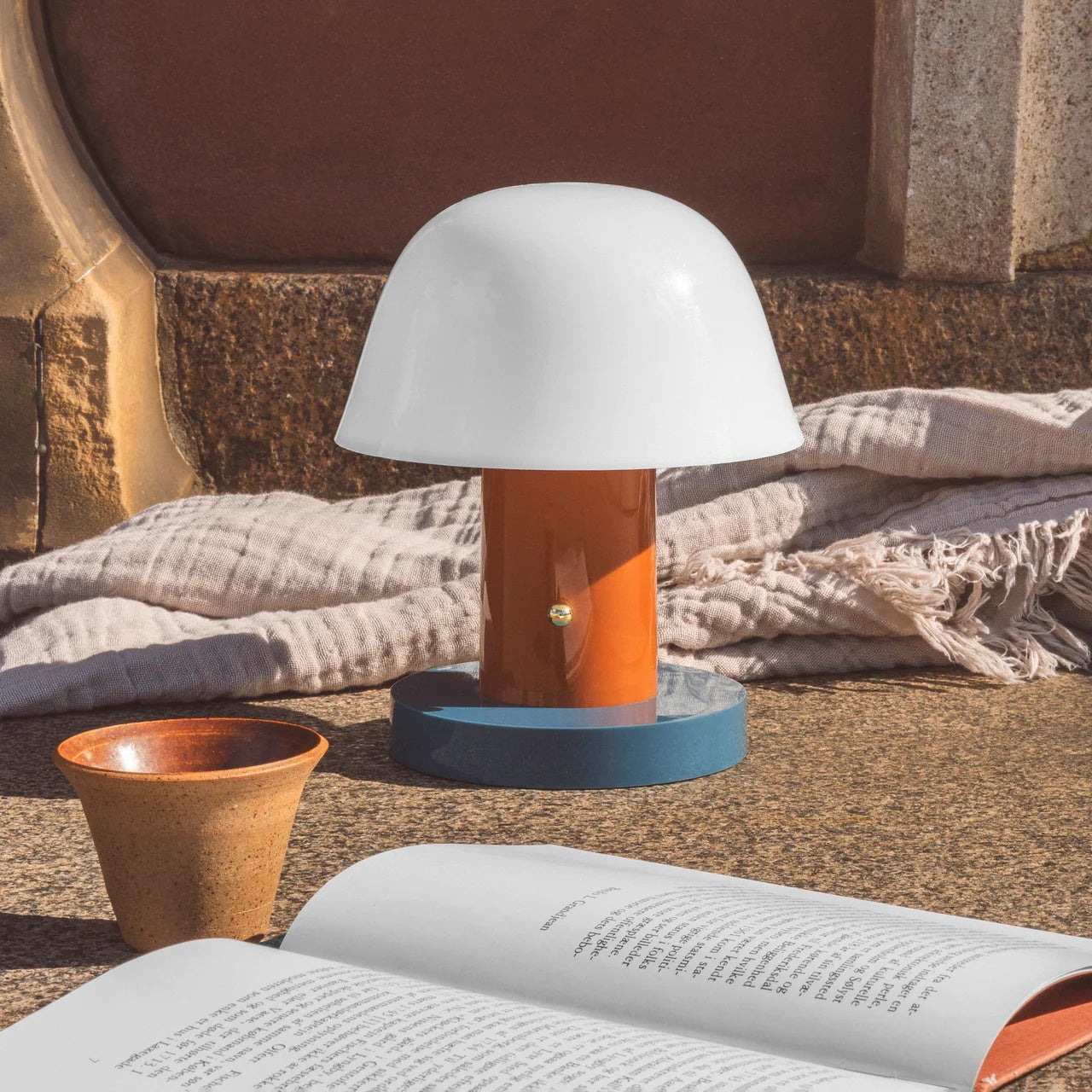 Setago Table Lamp