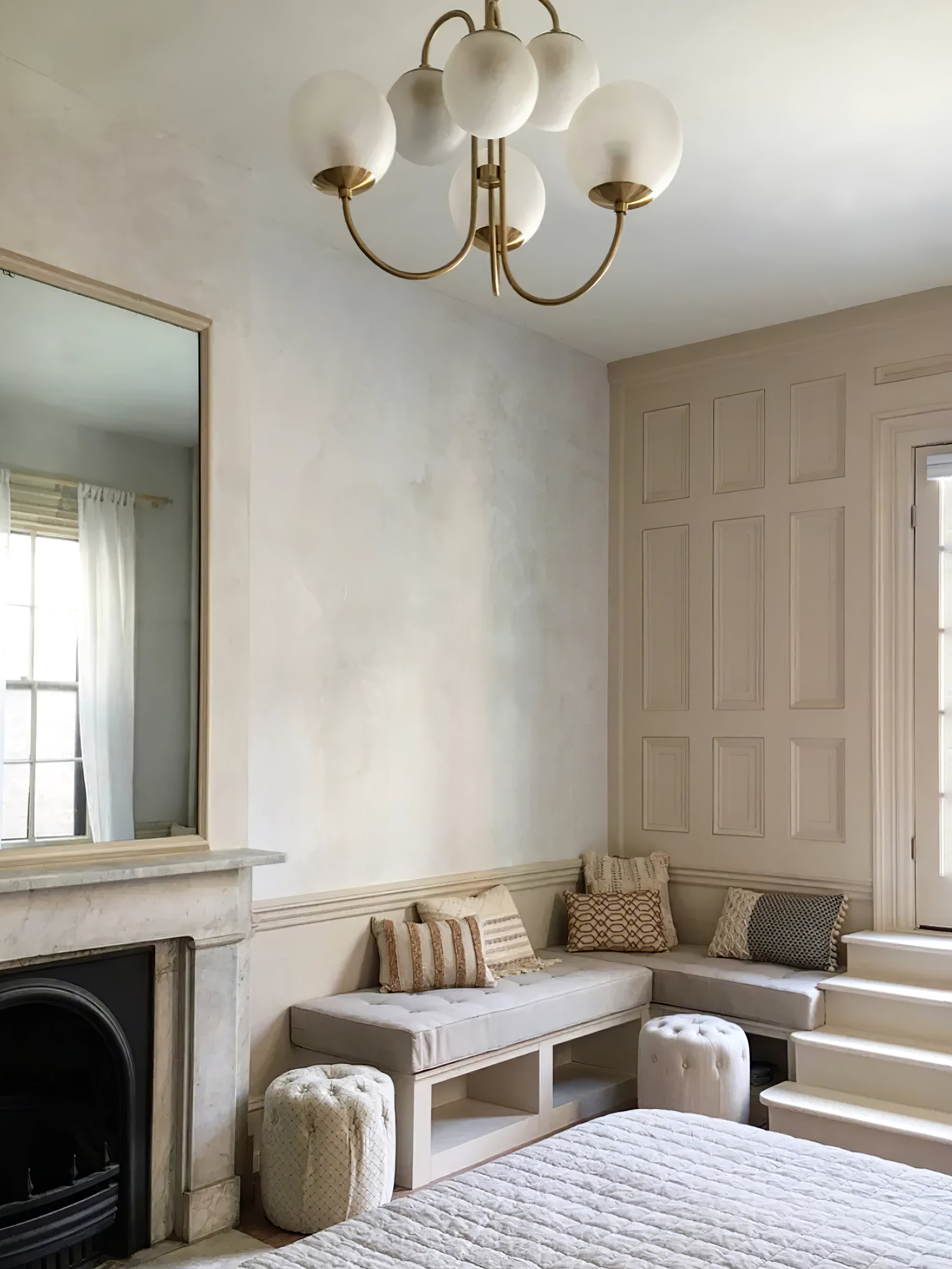 Nakia Chandelier